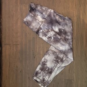 Athleta tie dye Salutation Capri with pockets